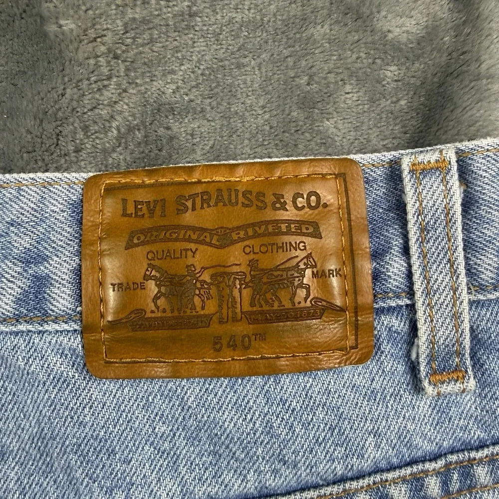 VTG Levis 540 Signature Relaxed Denim Jeans 90s Brown Tab Mens 48 X 32